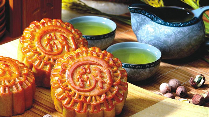 Uống Trà Ăn Bánh Ngày Tết Trung Thu – Tinh Hoa Giao Hòa Hương Vị và Văn Hóa