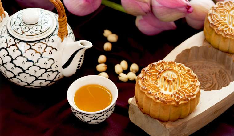 Uống Trà Ăn Bánh Ngày Tết Trung Thu – Tinh Hoa Giao Hòa Hương Vị và Văn Hóa