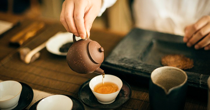 Chén Trà Và Ly Trà Hiện Đại – Giữ Truyền Thống Giữa Đời Sống Mới