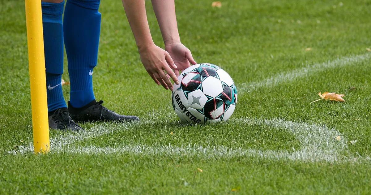 corner ball, corner point, football, football field, sports, corner, football match, standard situation, corner kick, playing field, soccer, football, football, football, football,